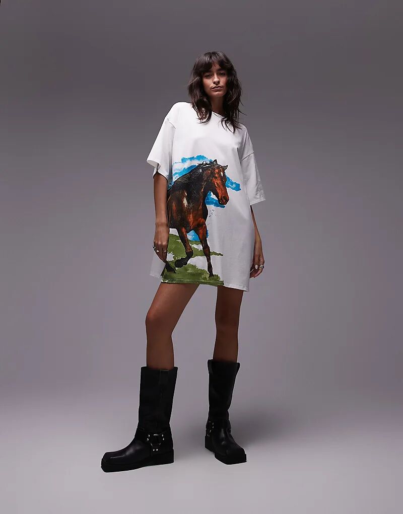 

Короткое платье-футболка ASOS DESIGN с принтом лошади