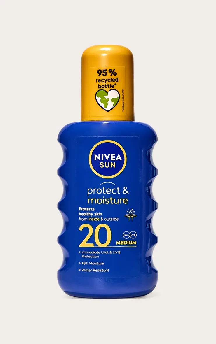 Солнцезащитный спрей SPF 20 Nivea Sun Protect & Moisture Prettylittlething, белый