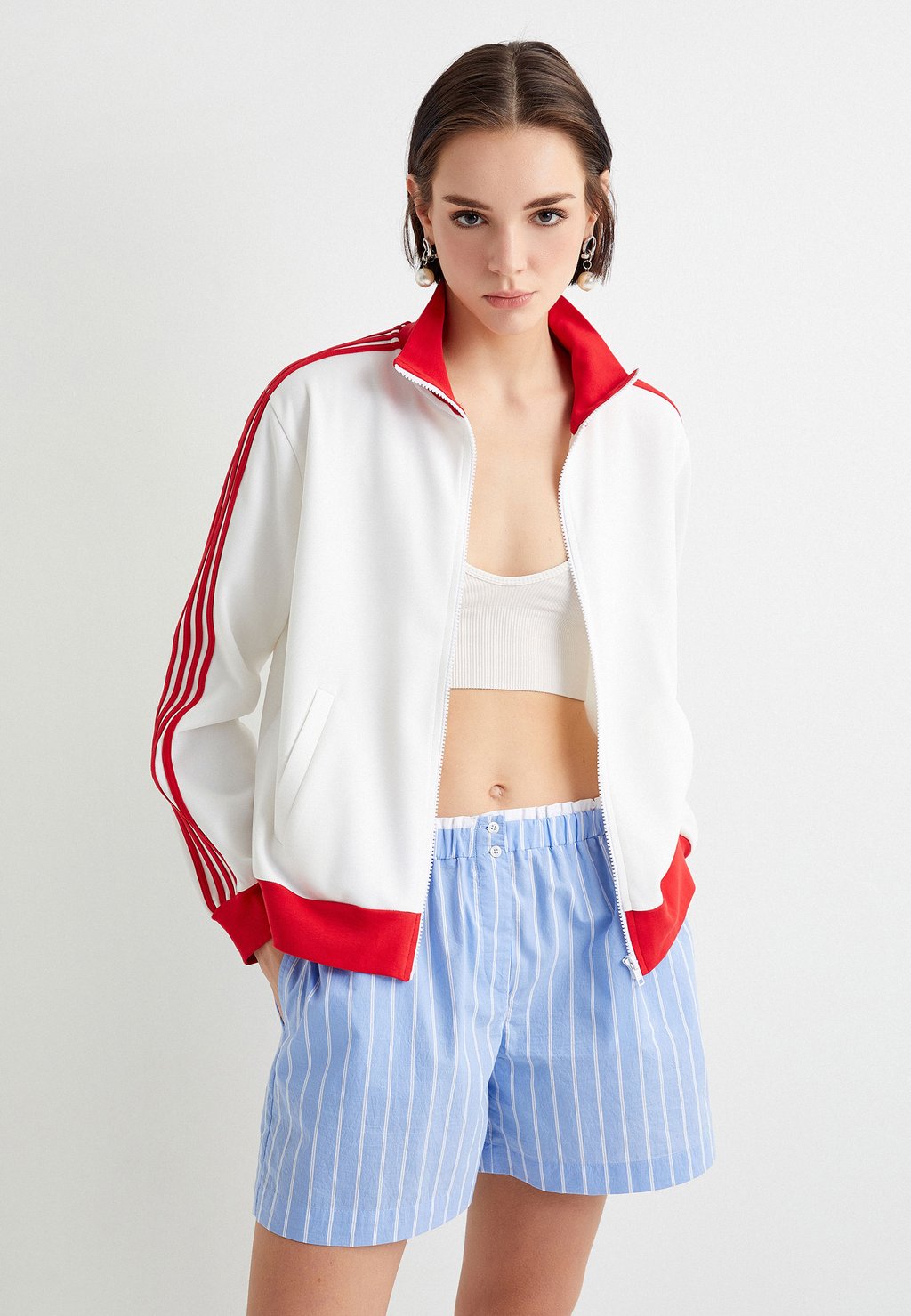 

Толстовка на молнии STRIPE DETAIL HIGH NECK ZIPPER Koton, белый