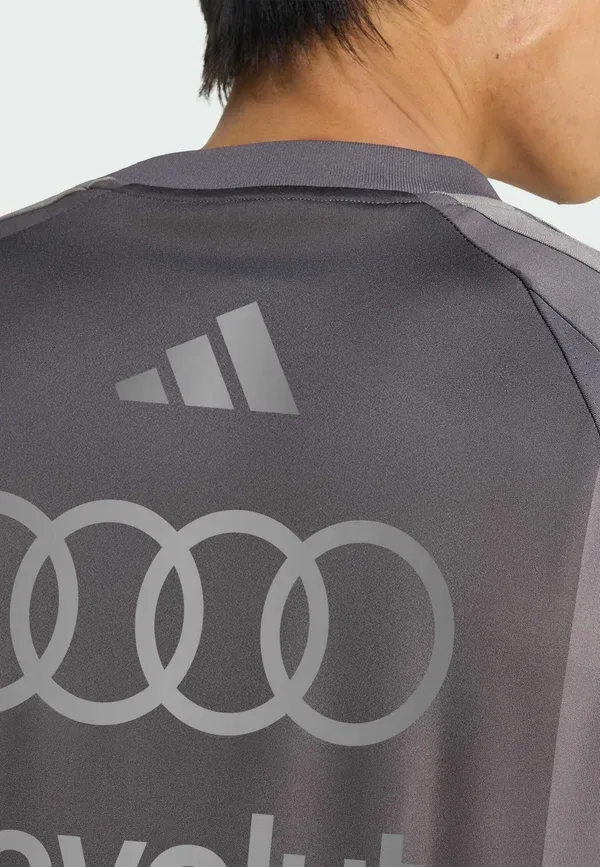 Футболка спортивная Adidas Performance Audi revolut f1 team driver replica, серый страта айрон металлик — фото 3