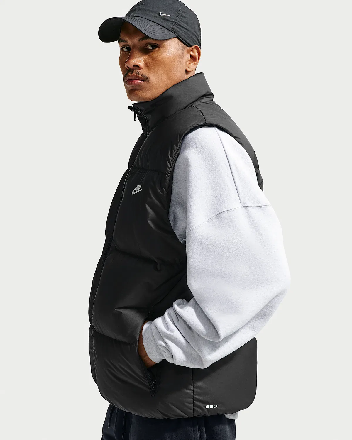 Мужской пуховый жилет Therma-FIT Nike Sportswear Club, Black/White — фото 3