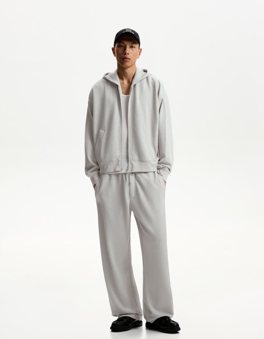 

Фактурные брюки широкого кроя Bershka, серый