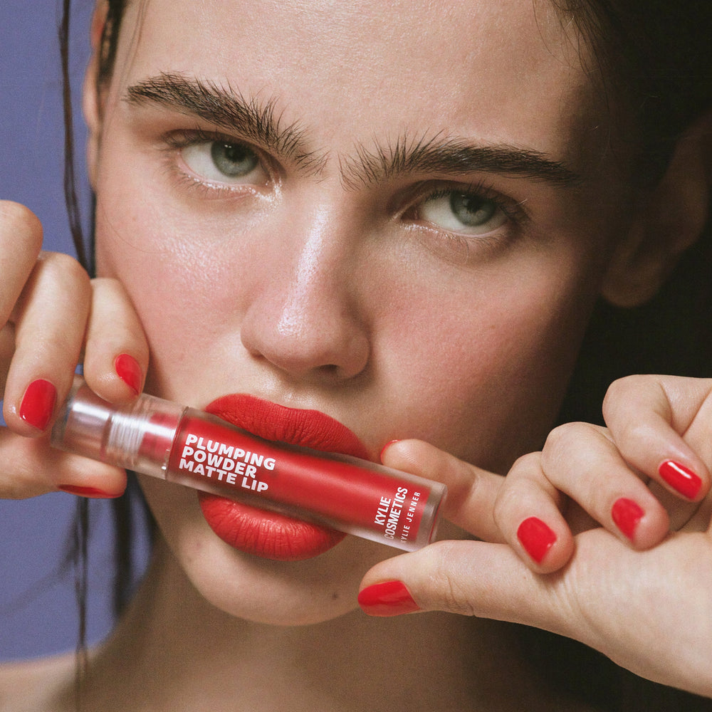 Жидкая помада Kylie Cosmetics Plumping Powder Matte Lip, bright yellow red/unexpected — фото 4