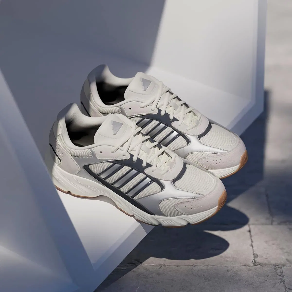 Мужские кроссовки Adidas Crazychaos 2000, Off White Matte Silver Legend Ink — фото 2
