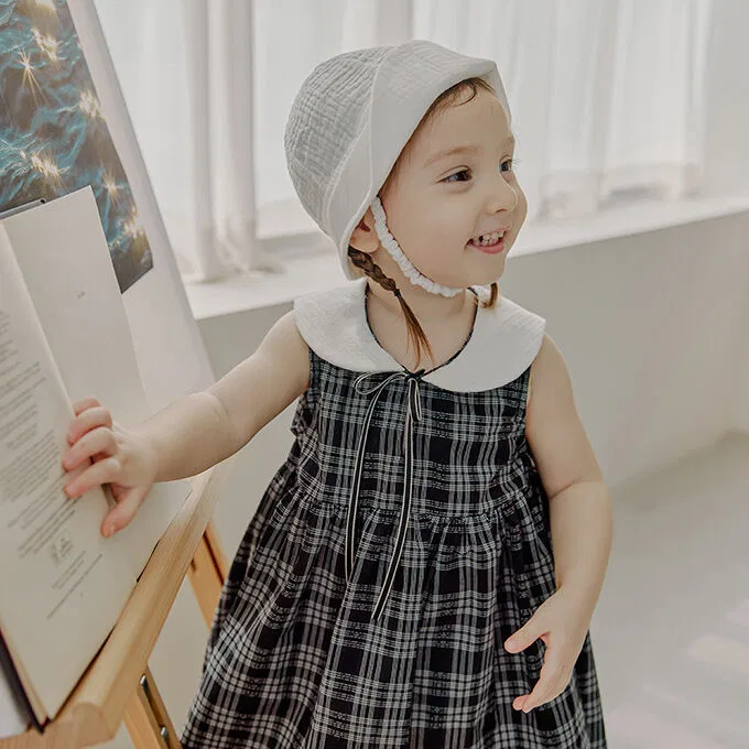 Детское платье в монохромную клетку от Littletini