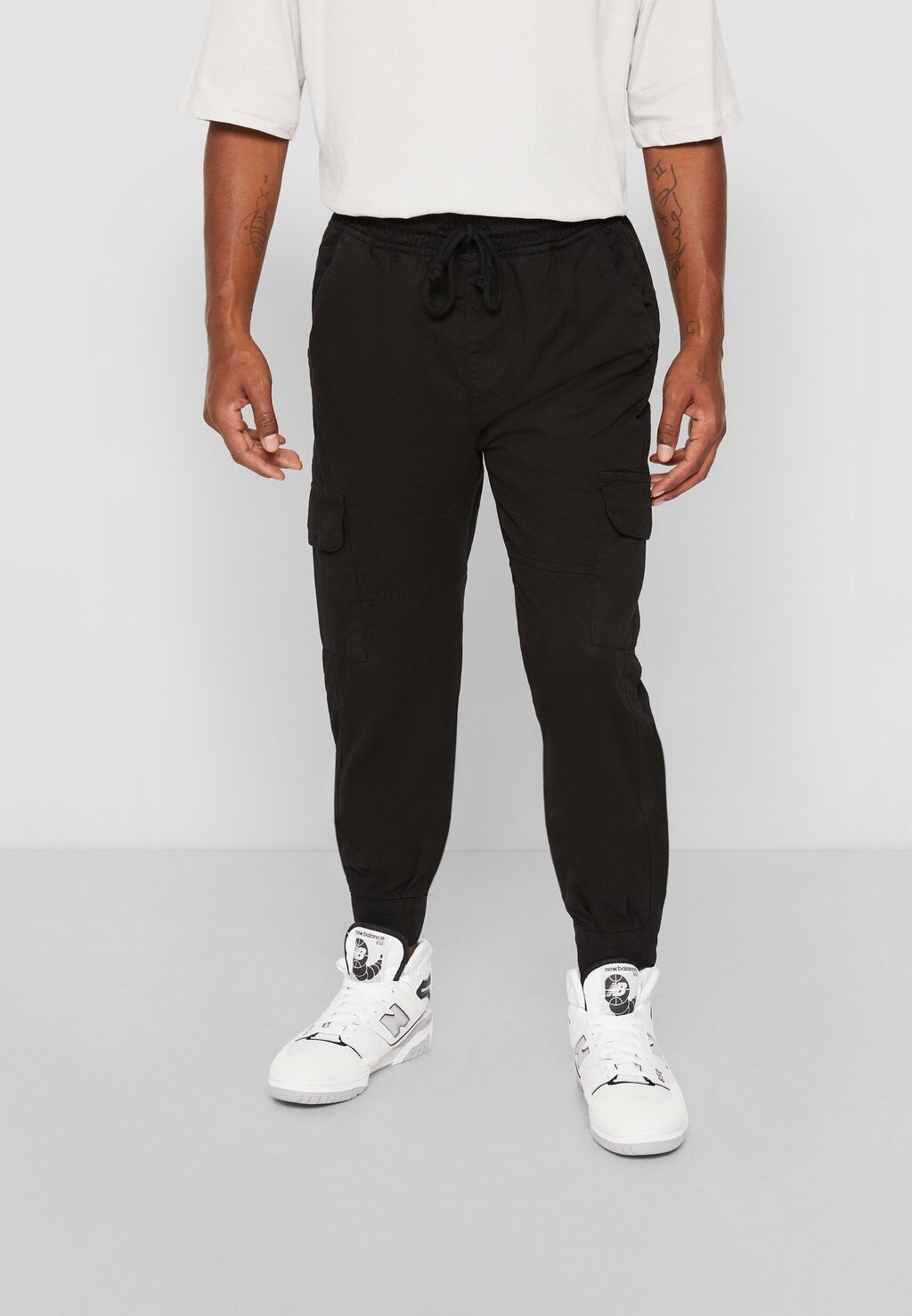 Брюки карго MÄNNER MILITARY Urban Classics, черный