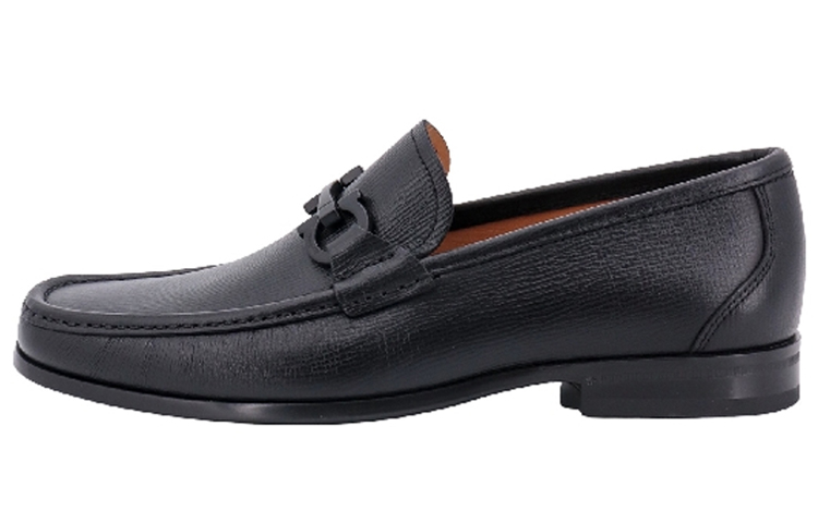 

Кожаные мокасины FERRAGAMO с миндалевидным носком