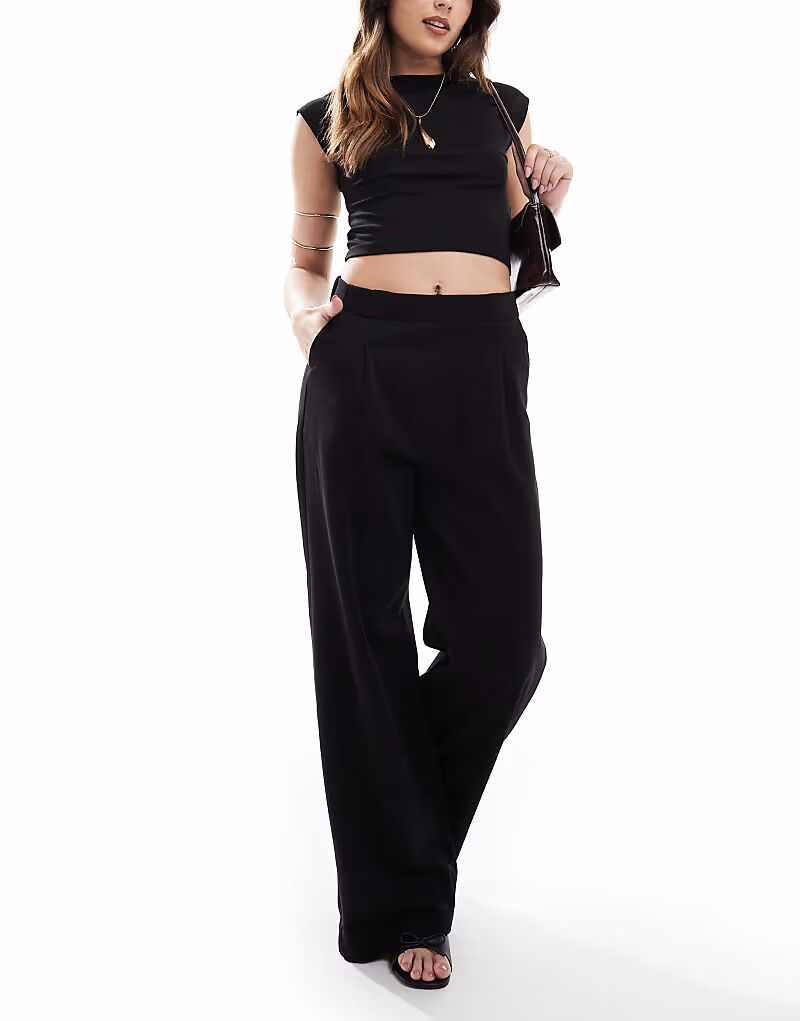 

Широкие брюки Stradivarius черного цвета