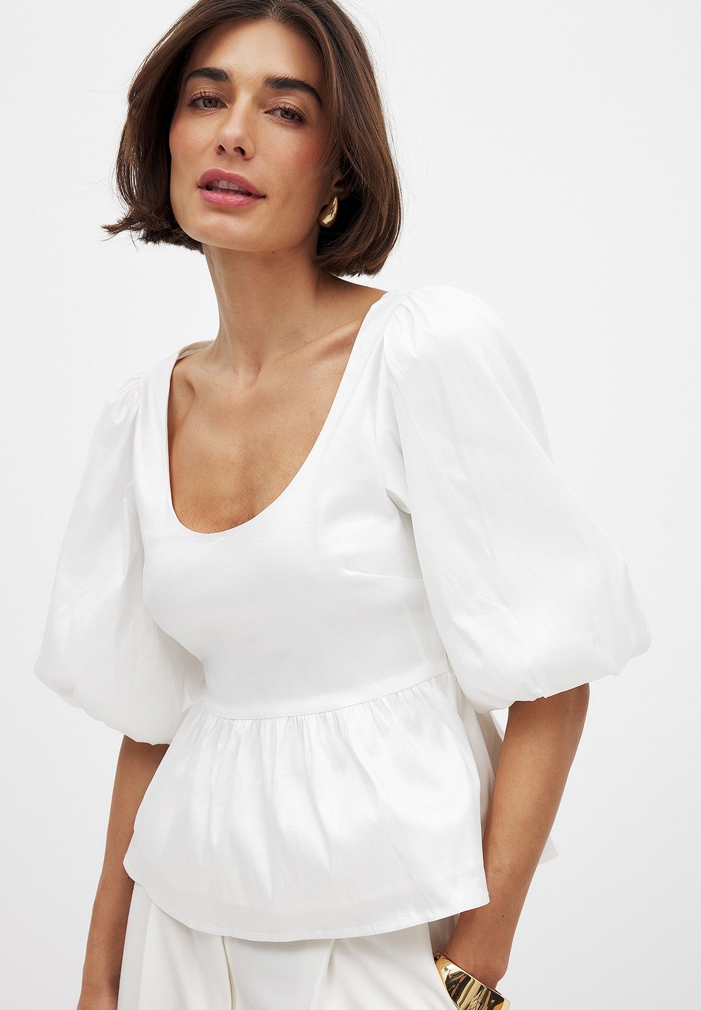 

Блуза PUFF SHOULDER NA-KD, молочный