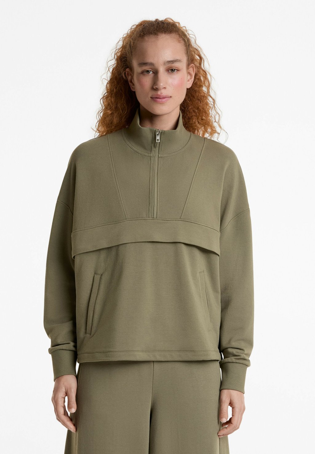 

Толстовка SOFT-TOUCH HIGH-NECK OYSHO, темно-зеленый