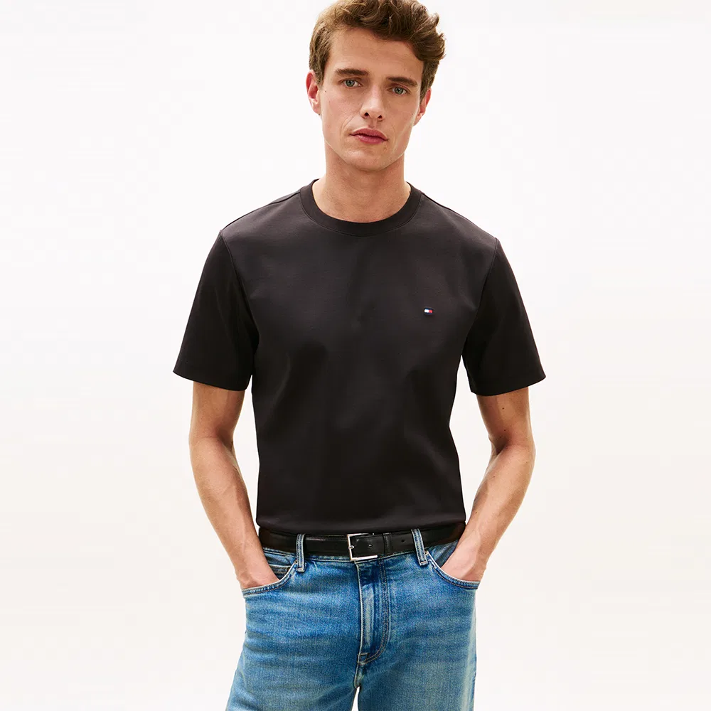 Мужская чёрная футболка "Luxury Interlock" от Tommy Hilfiger