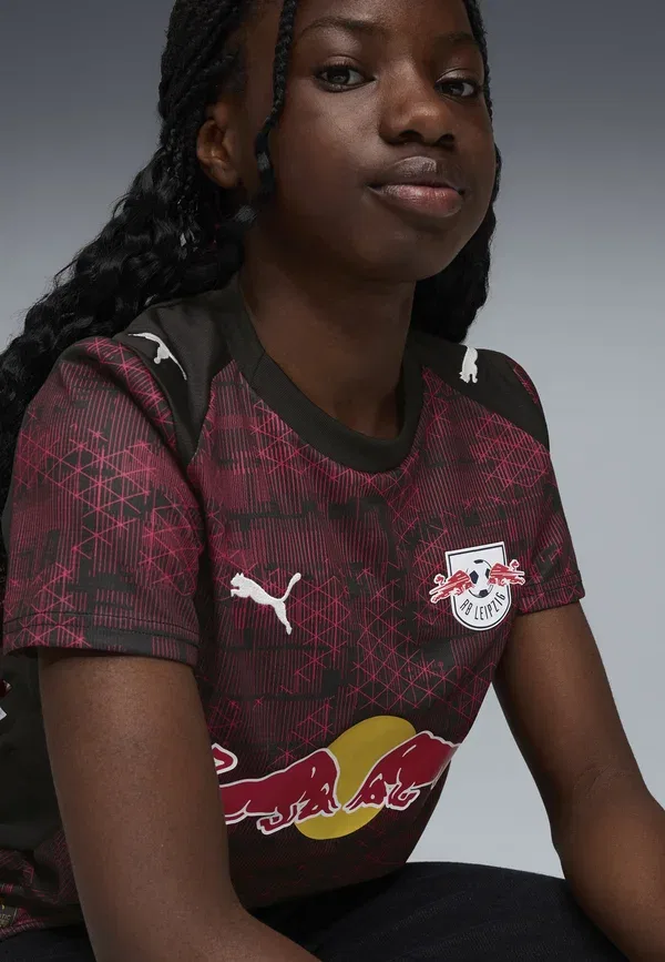 Толстовка RB Leipzig 25/26 Club Wear Puma, черно-красный — фото 2