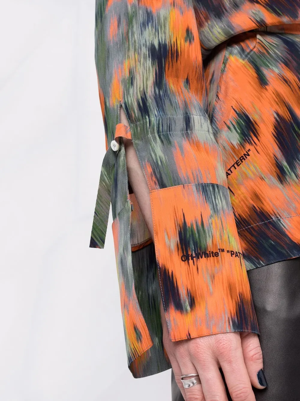 Шелковая блузка с графичным принтом OFF-WHITE, зеленый — фото 3