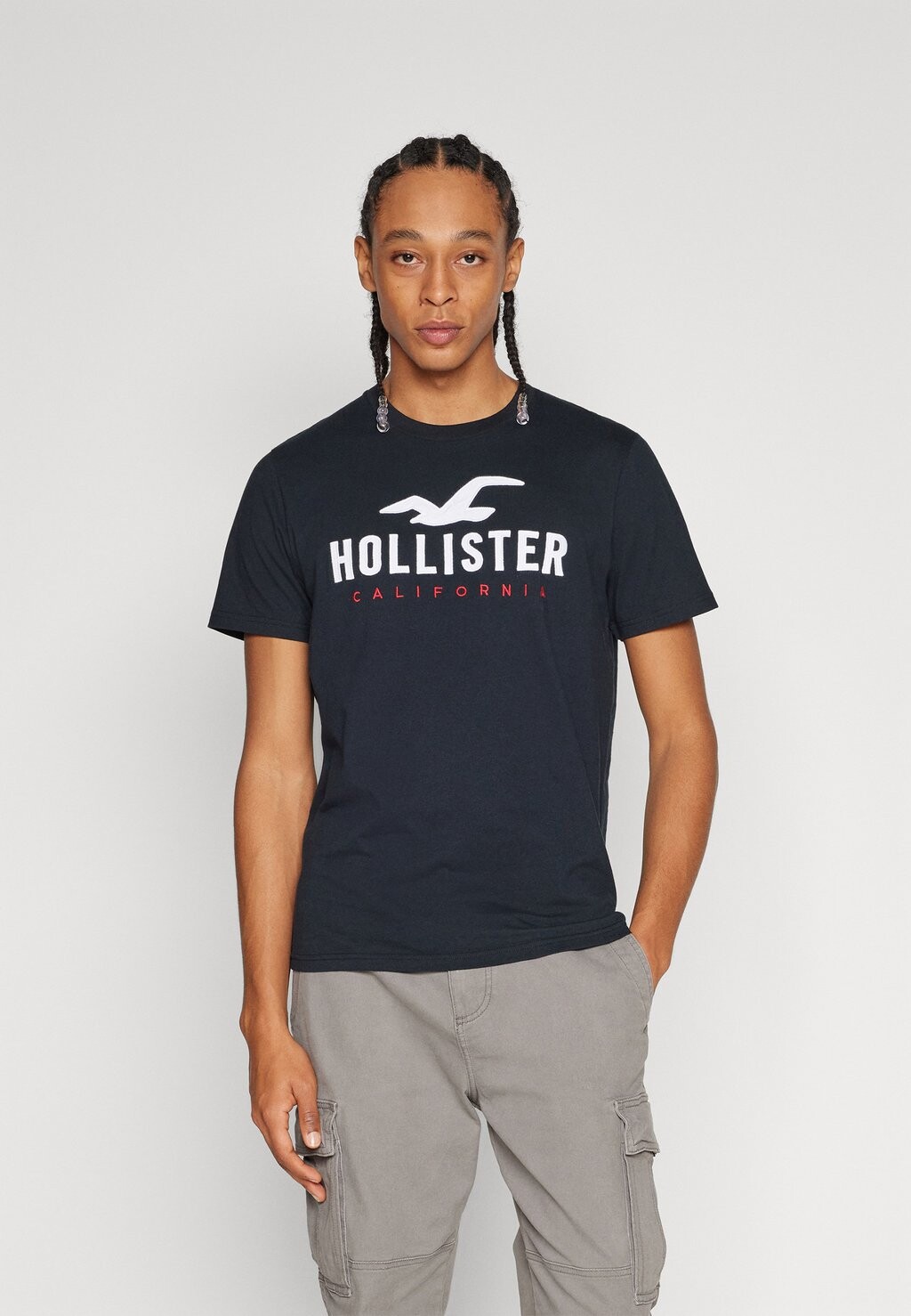 

Футболка с принтом Tech Logo Stores Hollister Co., цвет black beauty​