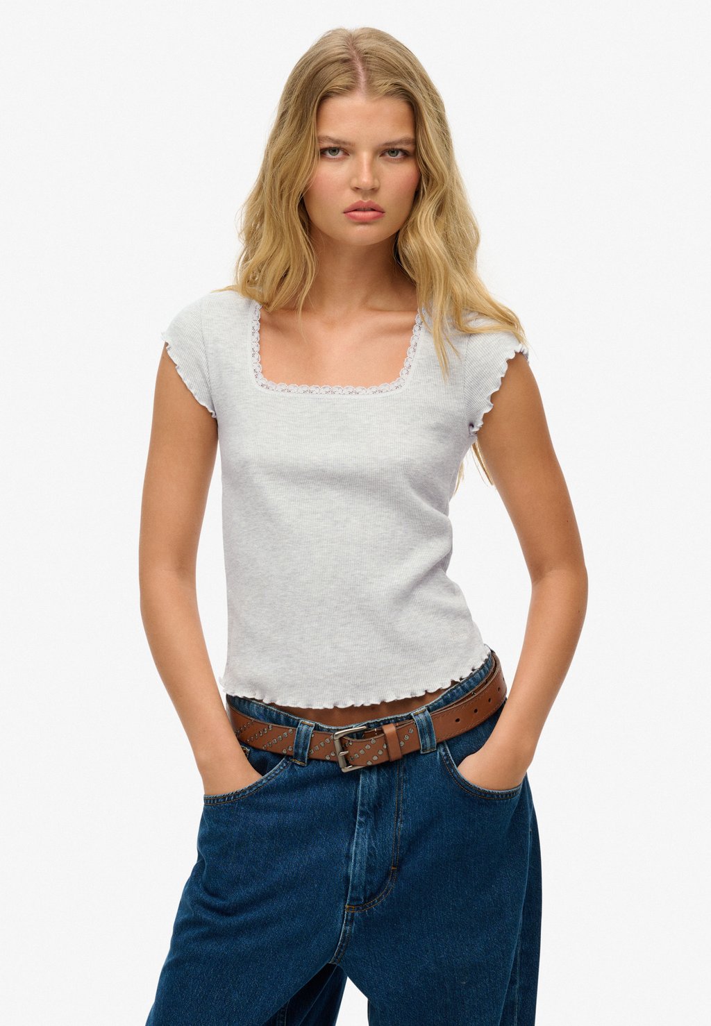 

Базовая футболка ESSENTIAL SQUARE NECK SHORT SLEEVE Superdry, светло-серый