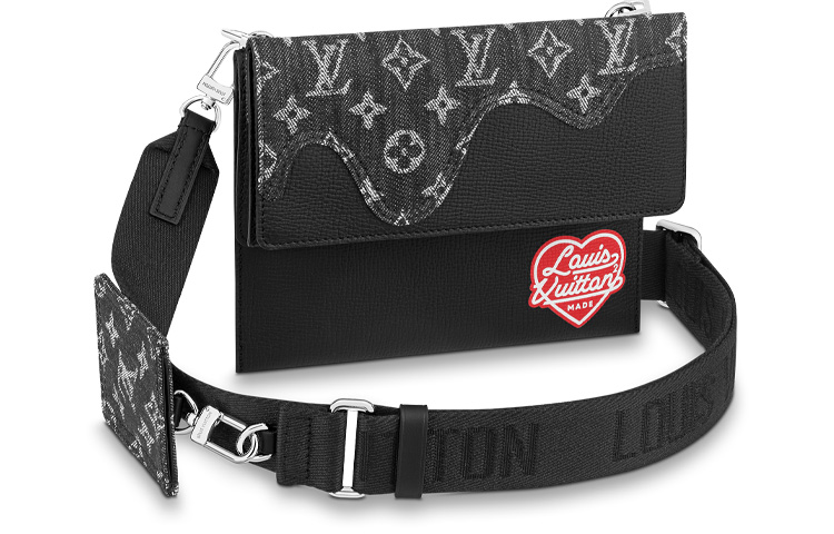 

Сумка-кошелек X Nigo Trio Pouch Monogram Black LOUIS VUITTON