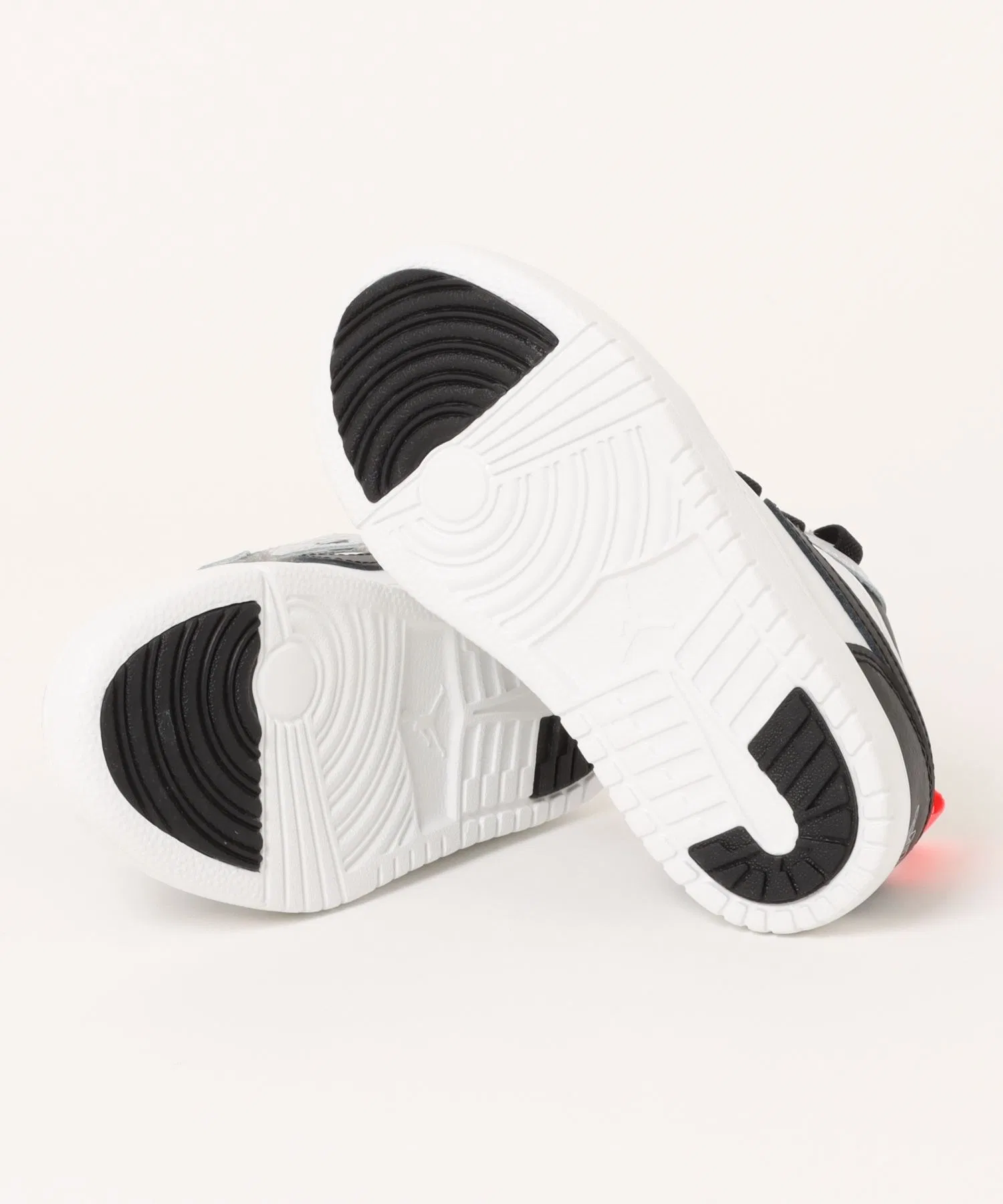 Детские кроссовки JORDAN BRAND 1 LOW ALT (PS) — фото 3