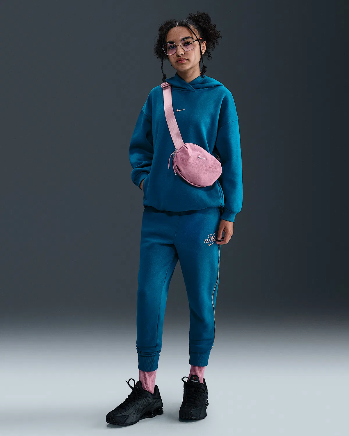 Детская (для девочек) оверсайз худи Nike Sportswear Club Fleece, Green Abyss/Mead Gold/Metallic Gold — фото 4