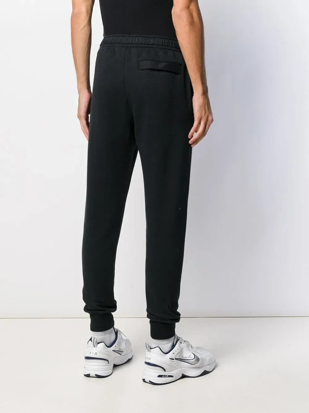 Спортивные брюки из флиса "черно-белого" цвета от Sportswear Club Nike — фото 4