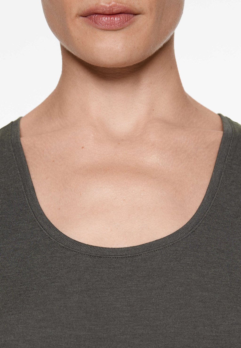 

Базовый слой SEAMLESS BASE LAYER OYSHO, темно-серый