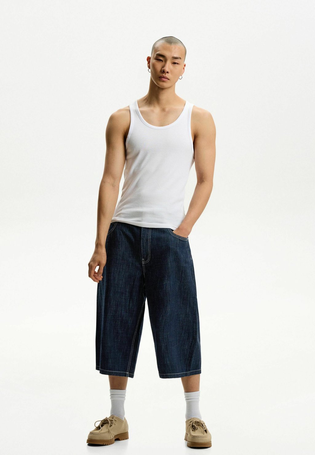 

Джинсовые шорты SUPER BAGGY BERMUDA Bershka, цвет Royal Blue