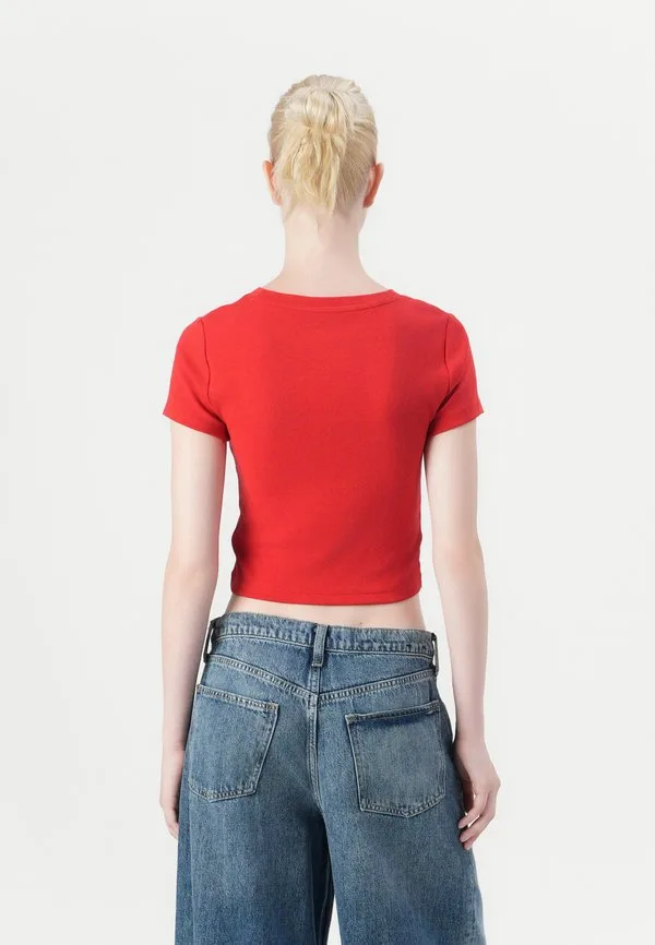 Укороченная футболка с круглым вырезом Gap, Tomato Sauce — фото 3