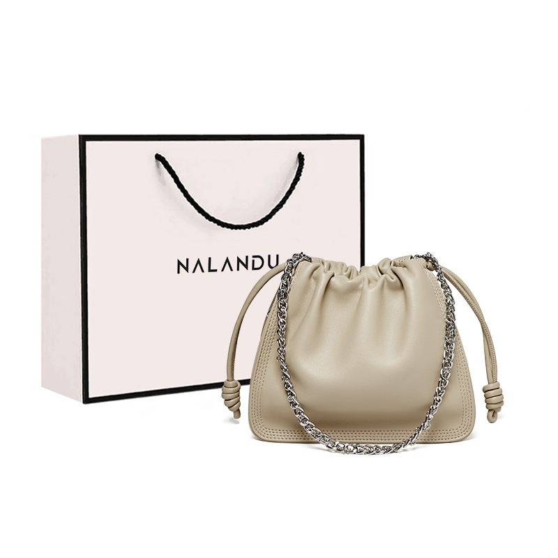 

Narandu Кожаная сумка через плечо с цепью Сумка через плечо Облачная сумка Женская сумка через плечо молочный чай Напу абрикос Черный, Milk Tea