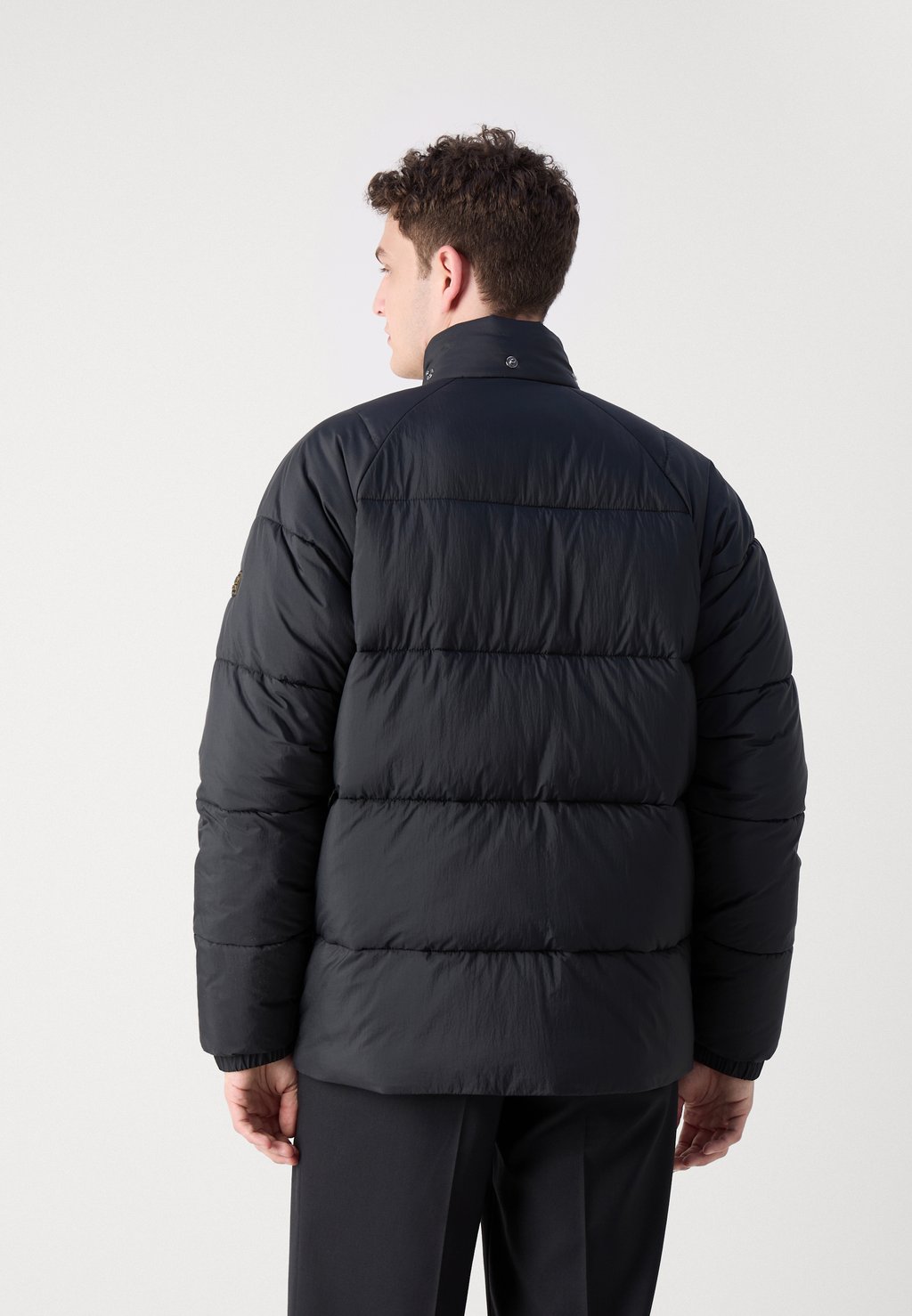

Зимняя куртка HAZE PUFFER JACKET Barbour International, черный