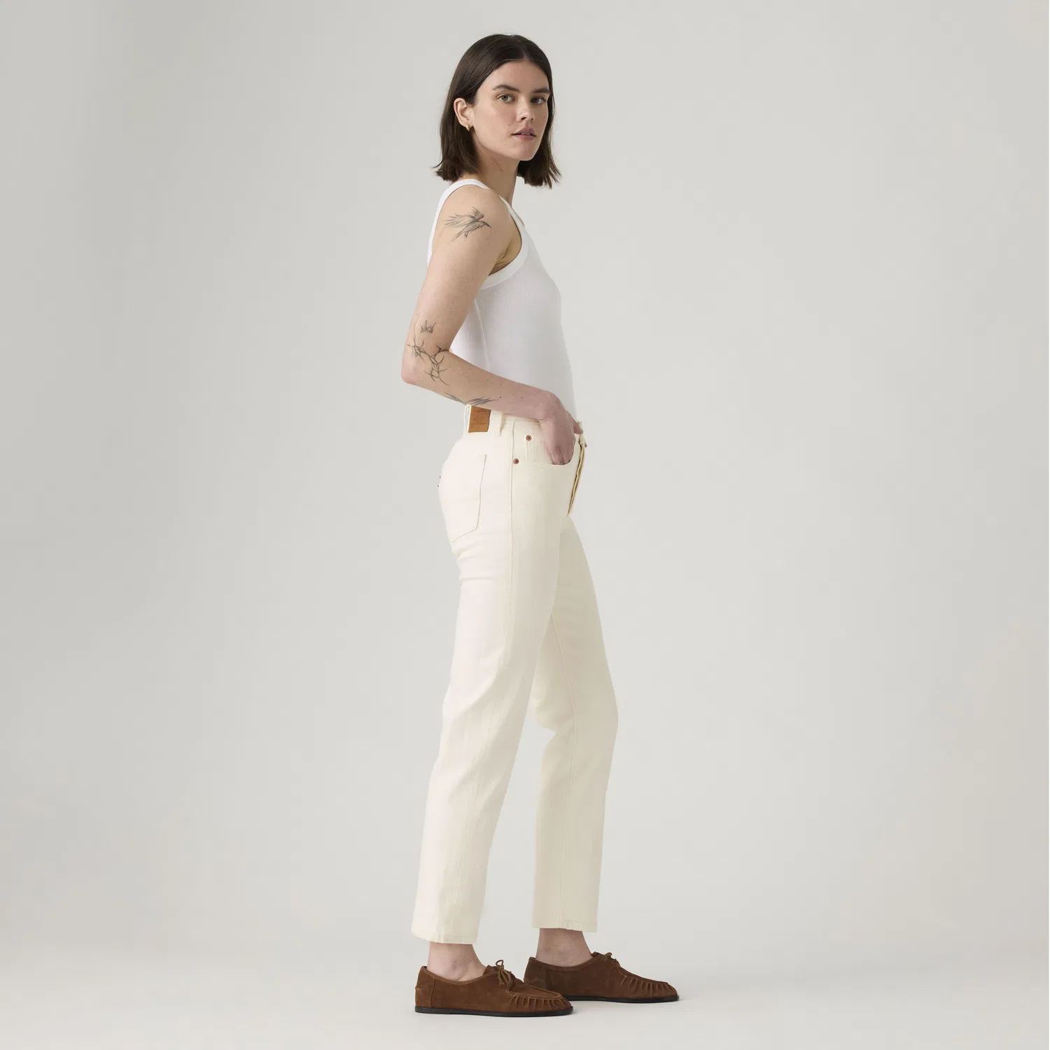 Женские укороченные джинсы 501 Levi's, White — фото 4