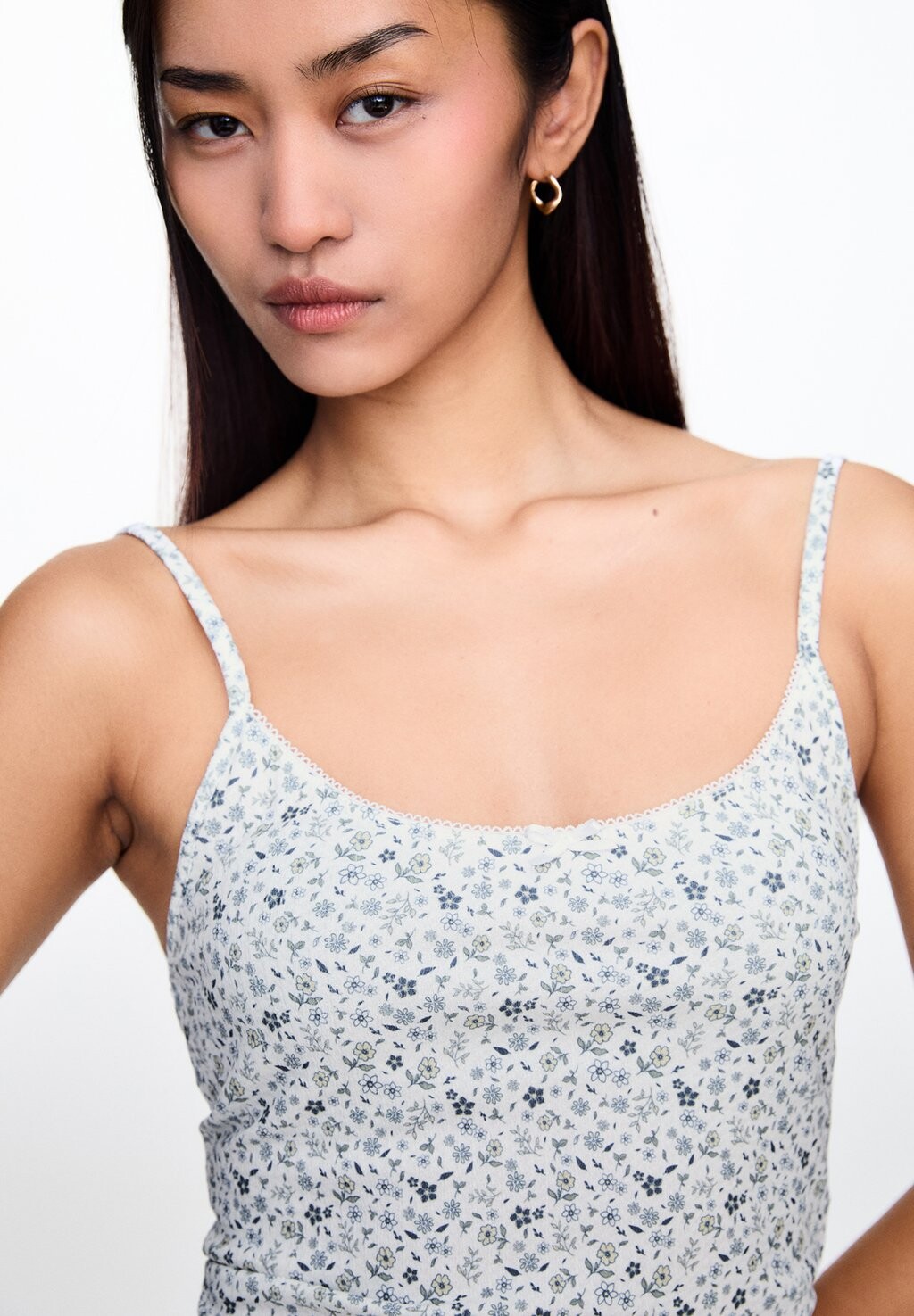 

Топ STRAPPY FLORAL PULL&BEAR, белый