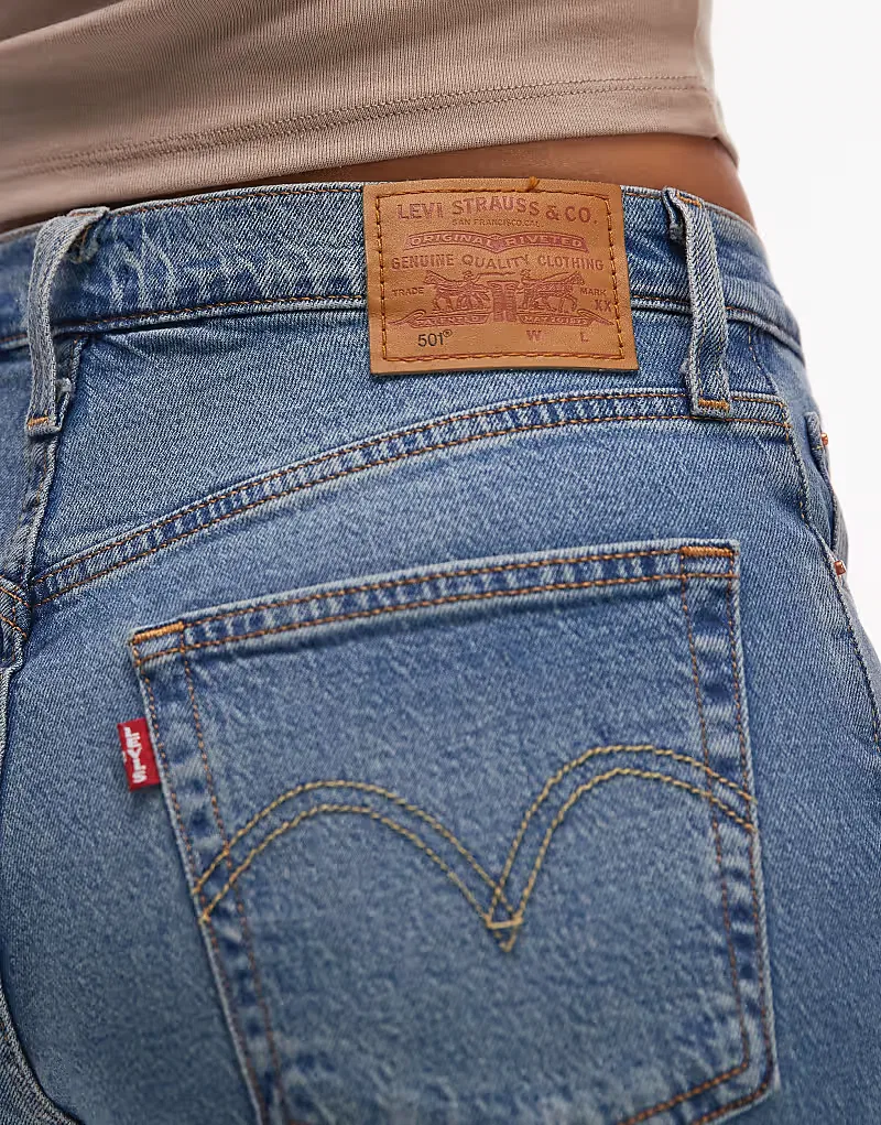 Джинсовые шорты Levi's 501 средней длины, синий — фото 2