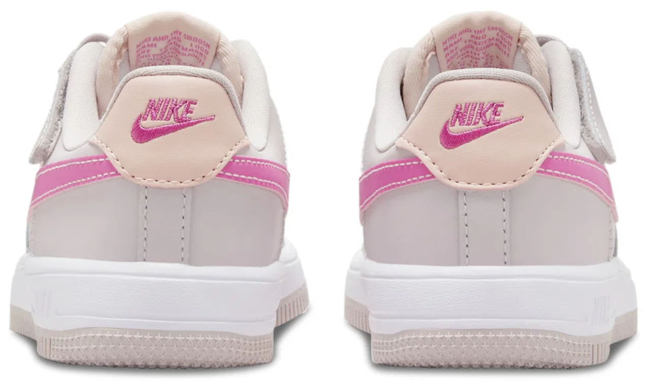 Кроссовки для мальчиков Air Force 1 Low EasyOn Nike, цвет Platinum Violet/Arctic Orange/Pinksicle — фото 3