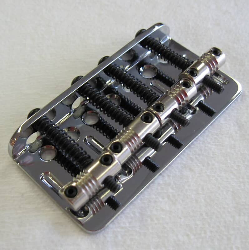 

Басовый бридж Fender American Deluxe 0058396000 American Deluxe Precision Jazz Bass Bridge 005-8396-000