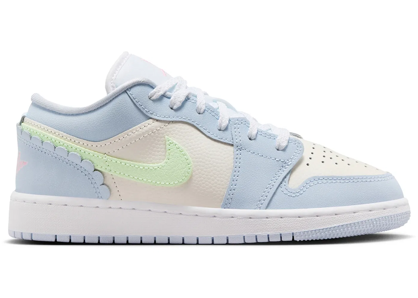 Детские кроссовки Lifestyle Jordan 1 Low SE Jordan, Half Blue/Sail/White/Vapor Green