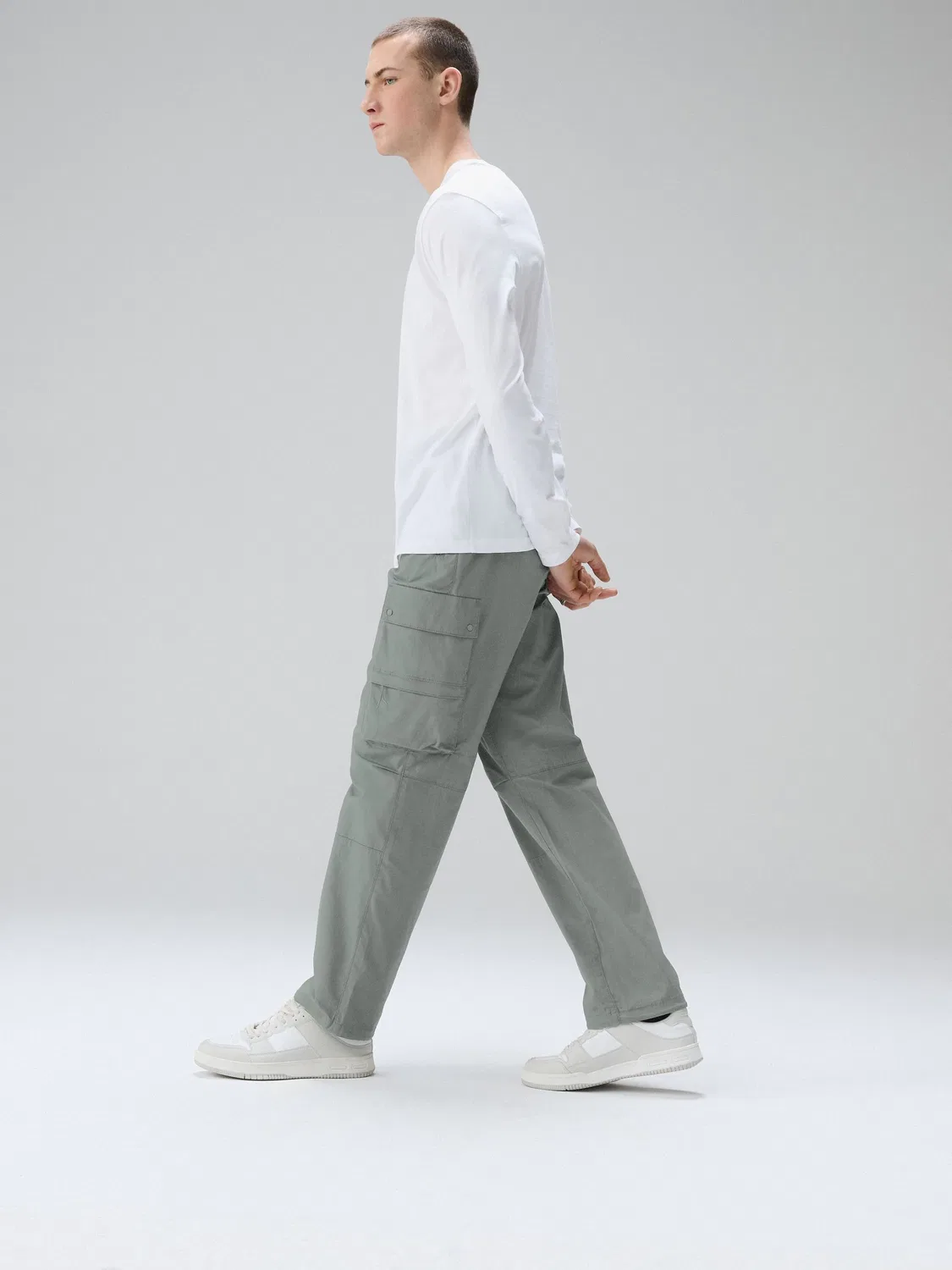 Брюки карго утилитарные, тех-стрейч, Regular Tapered Fit Next, серо-зеленый — фото 3