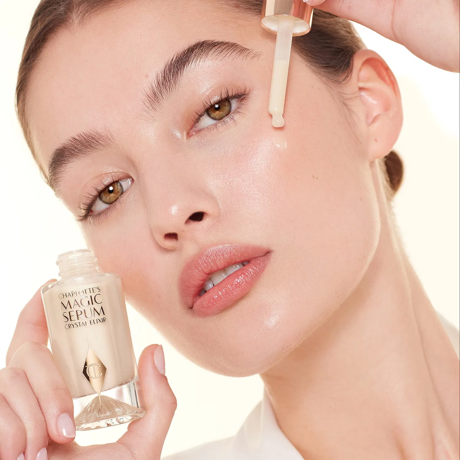Сыворотка для лица 100 мл с витамином C Charlotte's Magic Serum Crystal Elixir, CHARLOTTE TILBURY — фото 3