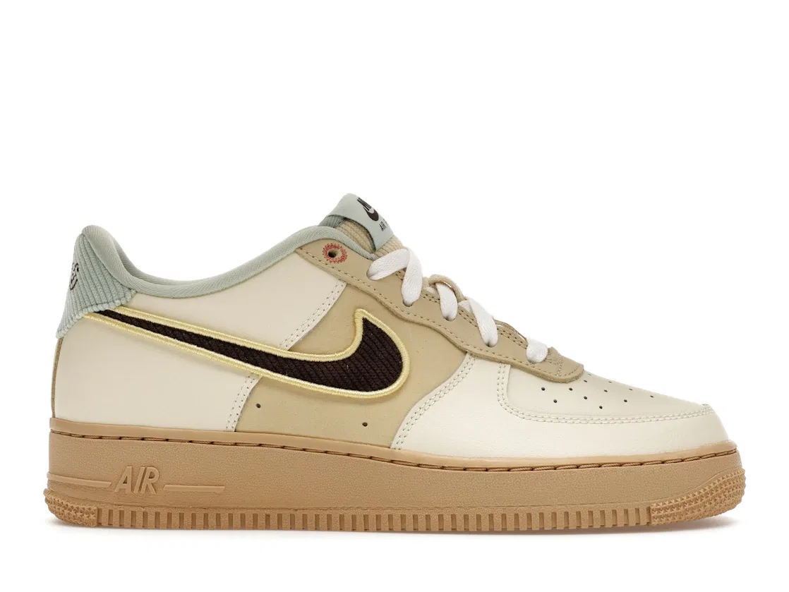 Детские кроссовки с длинным шнурком Nike Air Force 1 Low LV8, Coconut Milk/Baroque Brown/Sesame/Seafoam