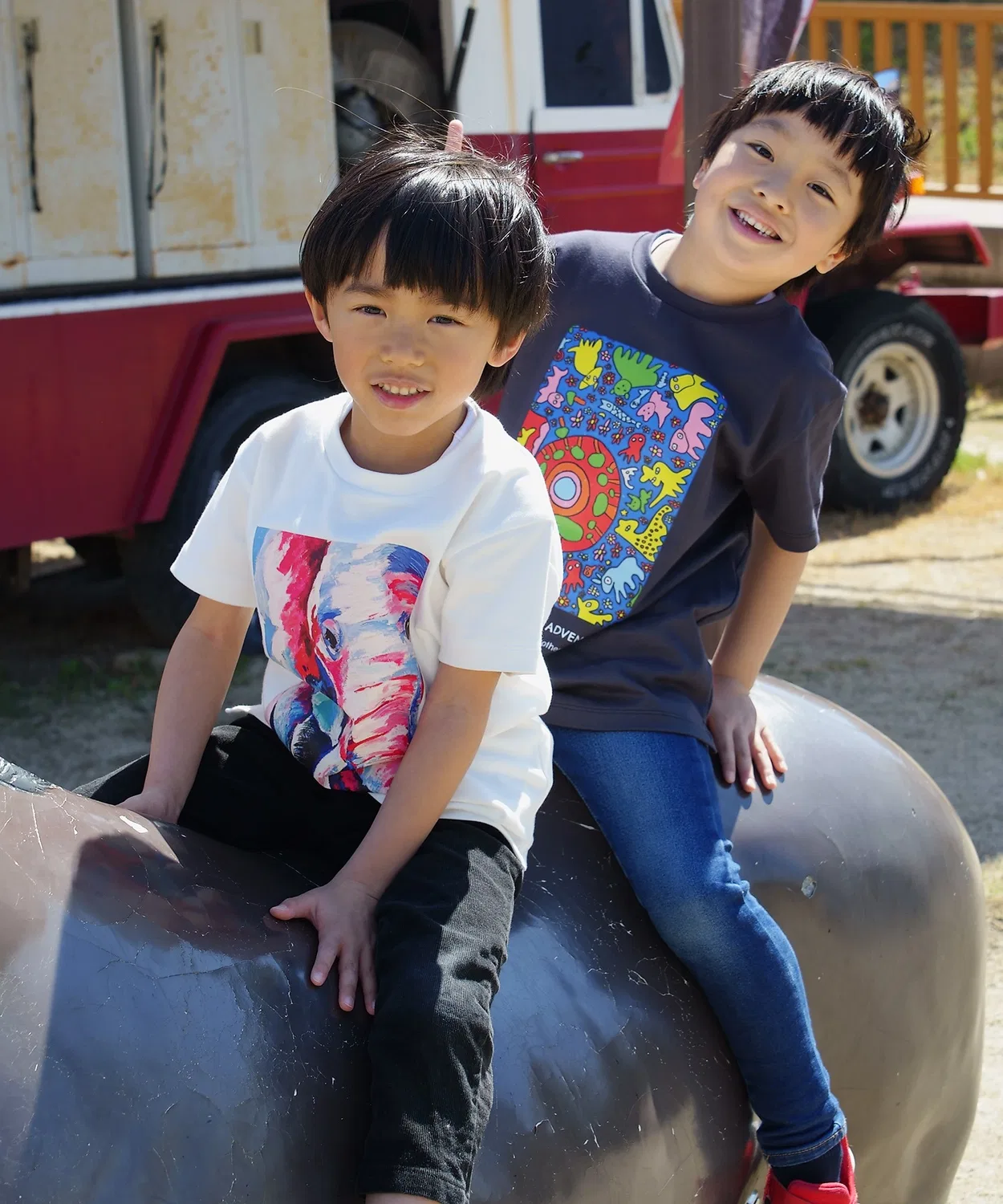 Детская футболка с принтом слона Crewneck Elephant Adventure World, Белая