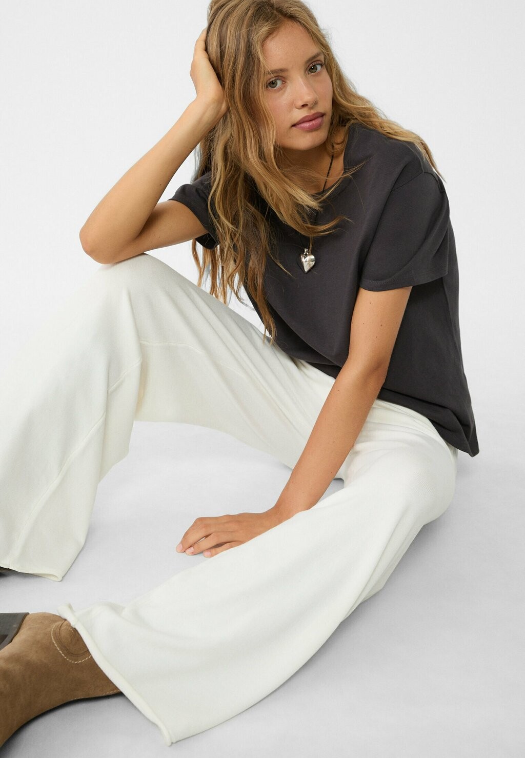 

Тканевые брюки RELAXED FIT Stradivarius, белый