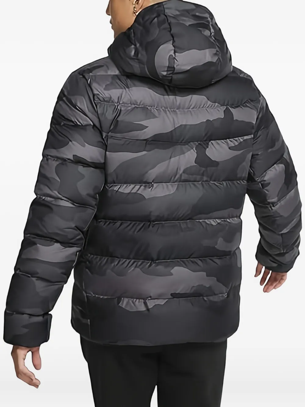 Пуховик камуфляжной расцветки Nike, черный — фото 2
