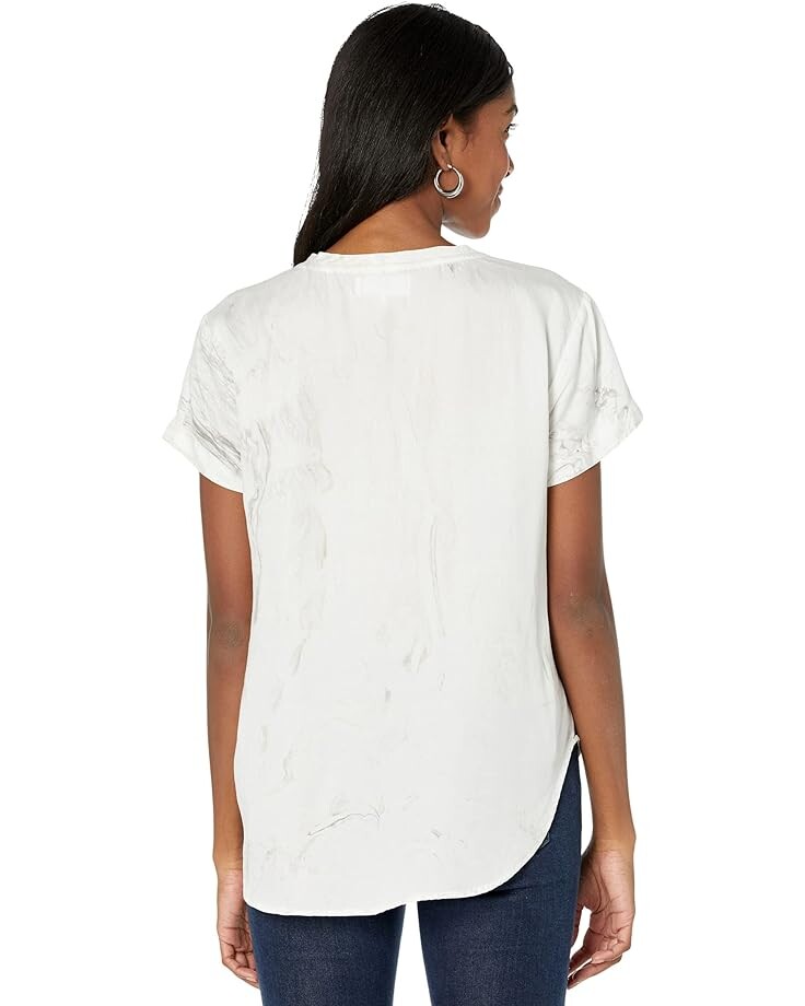 

Рубашка bella dahl V-Neck Short Sleeve Tee Shirt, цвет Marble Dye