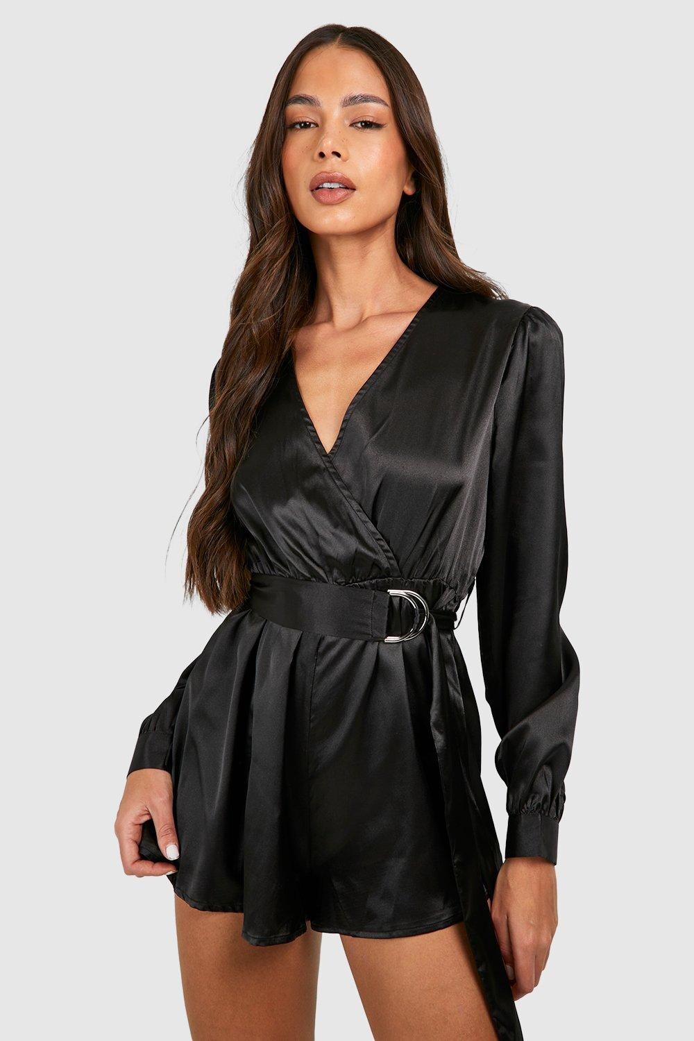 

Атласный комбинезон с запахом boohoo, черный