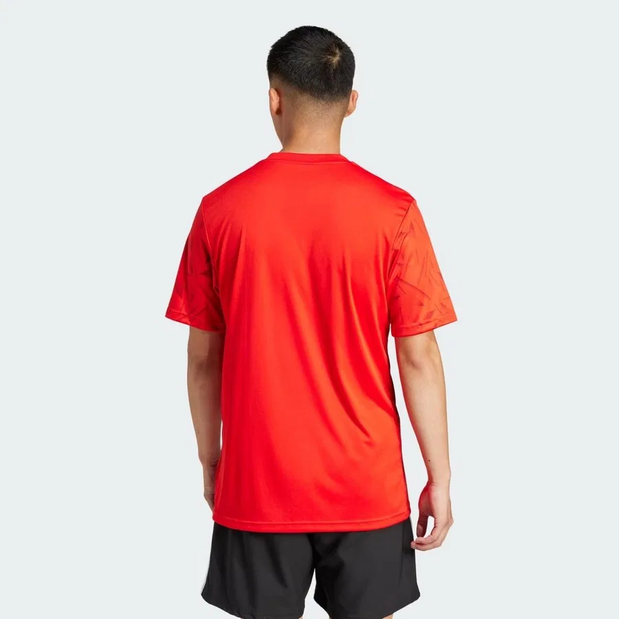 Футболка спортивная с V-образным вырезом Team Icon 25 adidas, Красный — фото 2