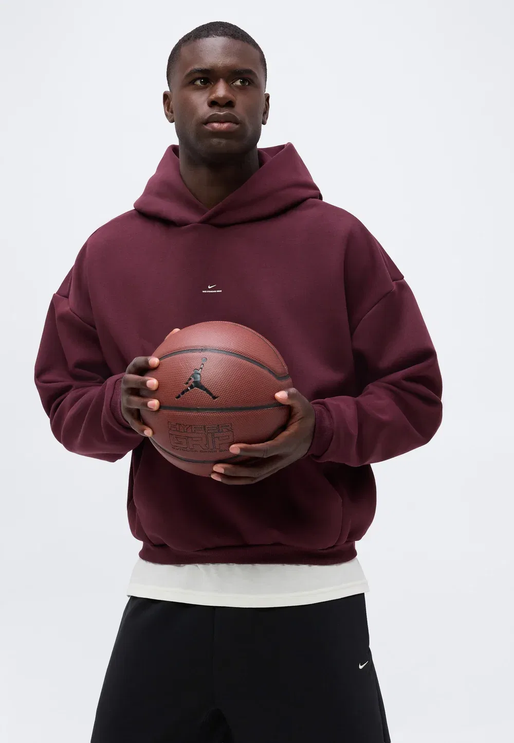 Стандартная модель - толстовка Nike Performance, Burgundy Crush/Pale Ivory — фото 4