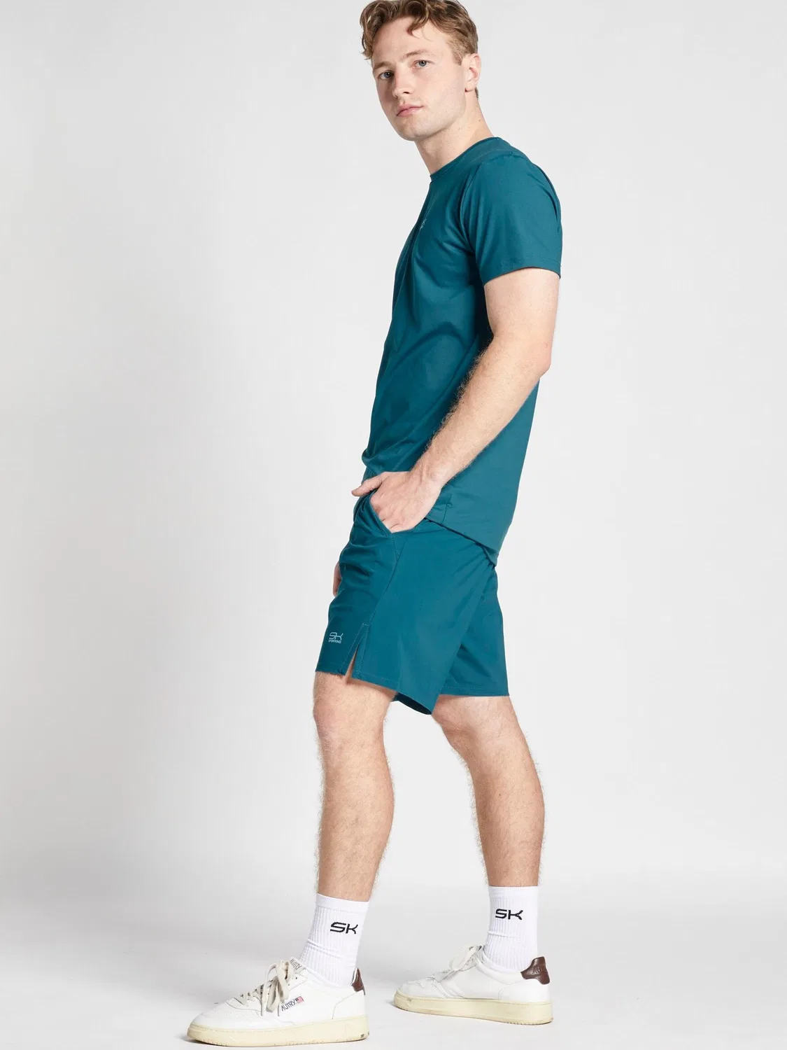 Спортивные шорты Sportkind Regular Workout Pants Performance Shorts в цвете Бетон — фото 3