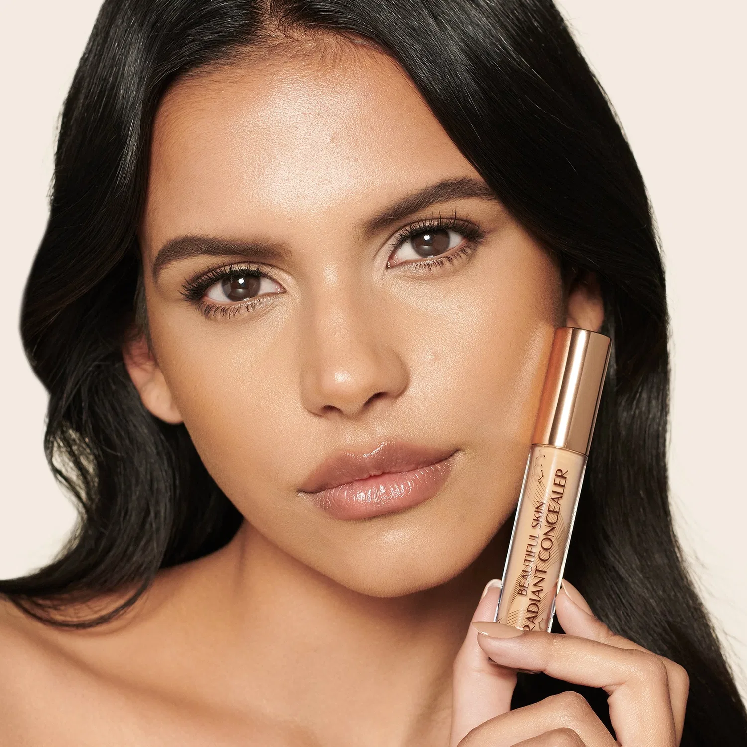 Консилер с кистью для макияжа Beautiful Skin Radiant, Charlotte Tilbury, Shade 7 — фото 3