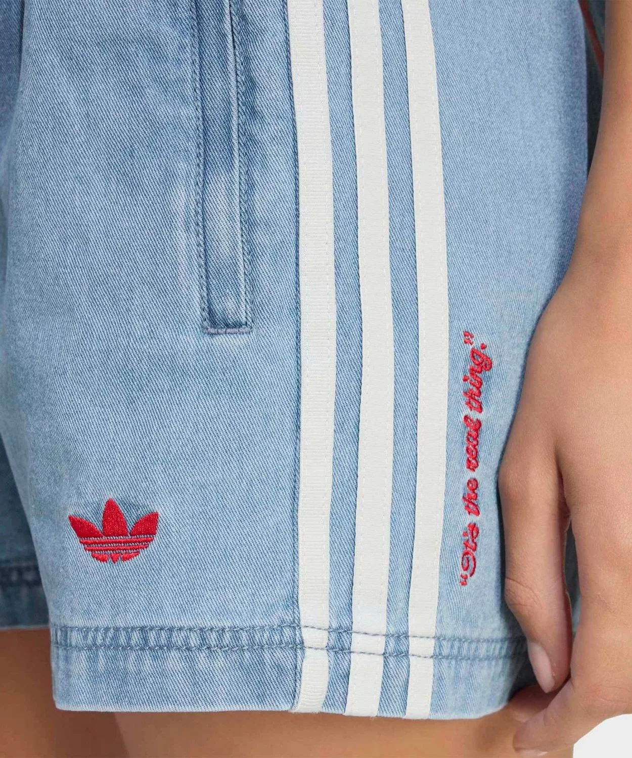 Женские джинсовые шорты свободного кроя с принтом Adidas Originals, Синий — фото 4