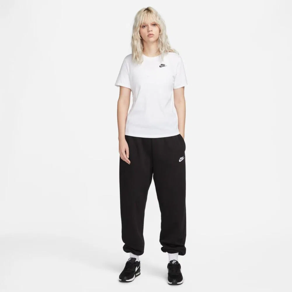 Женская хлопковая футболка Nike Sportswear Club Essentials, Grau — фото 3