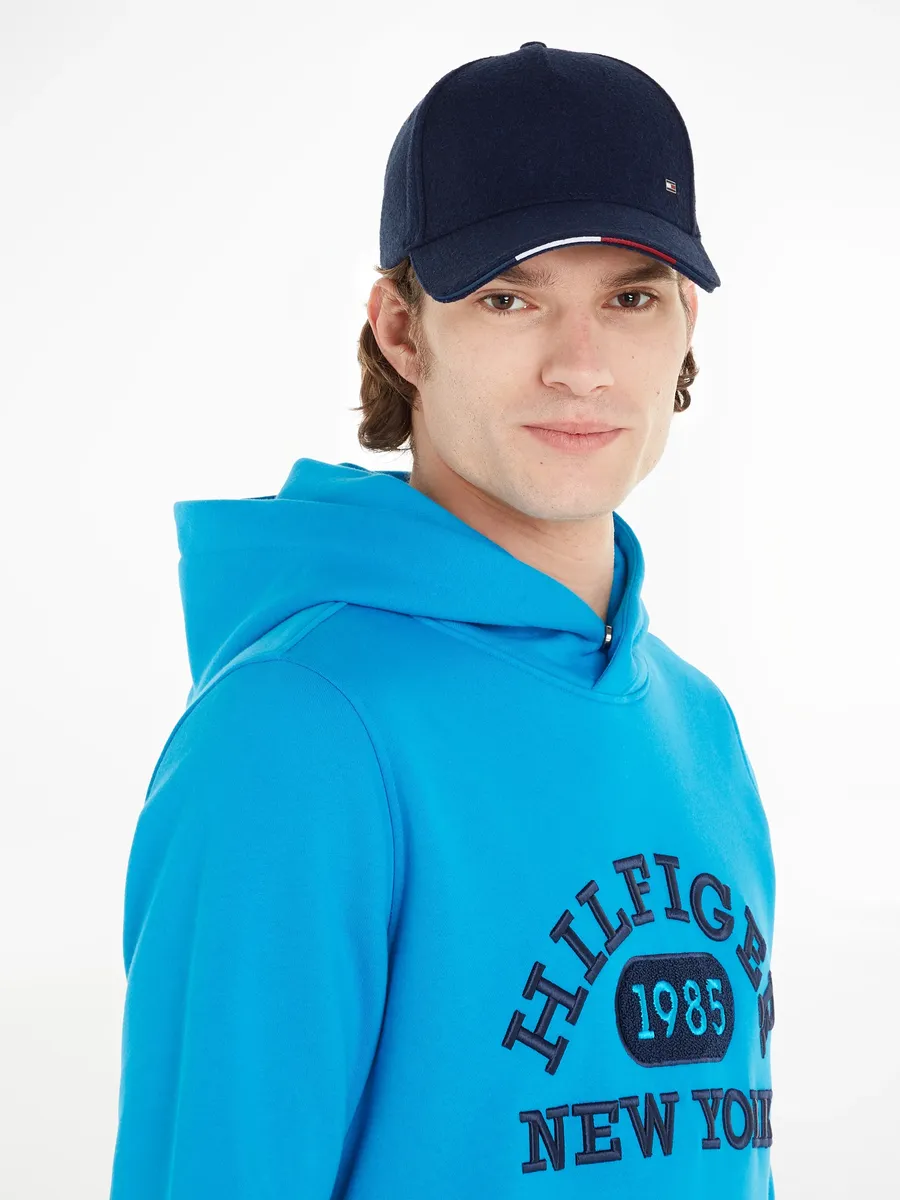 

Бейсбольная кепка Tommy Hilfiger "ELEVATED CORPORATE CAP" с флагом и лентой Tommy, синий