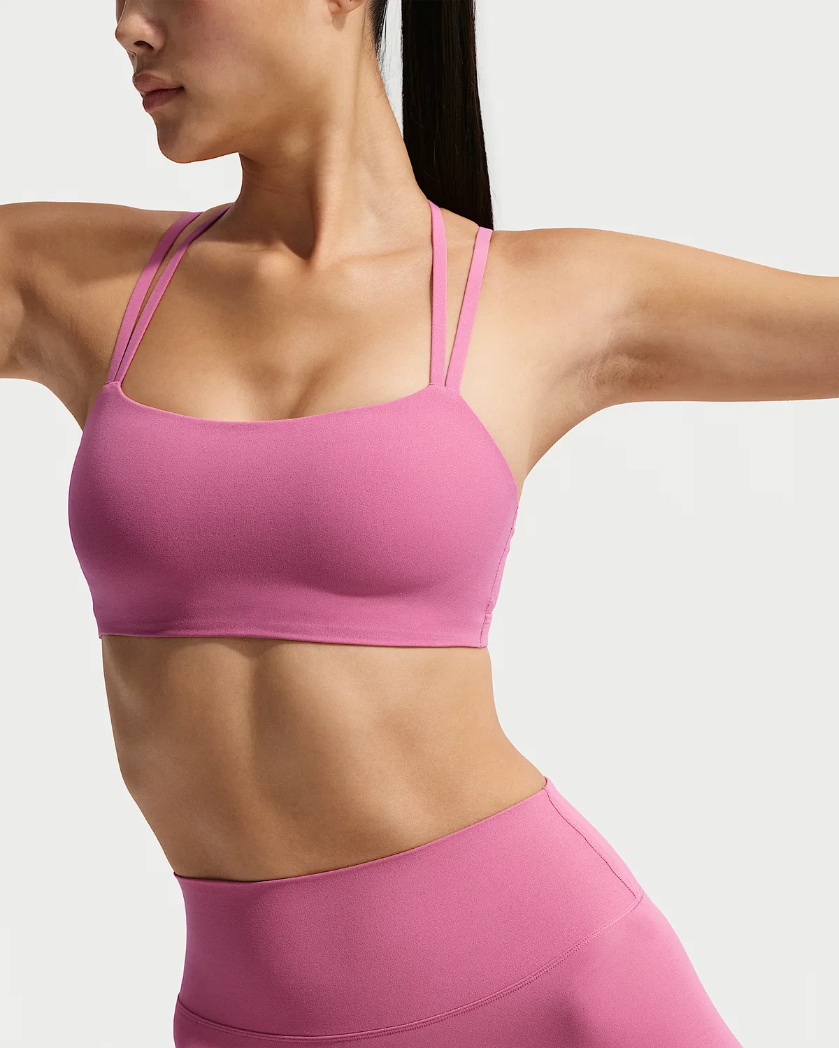 Женский спортивный бюстгальтер Nike Zenvy Strappy с легкой поддержкой и чашками, Peony/White — фото 3